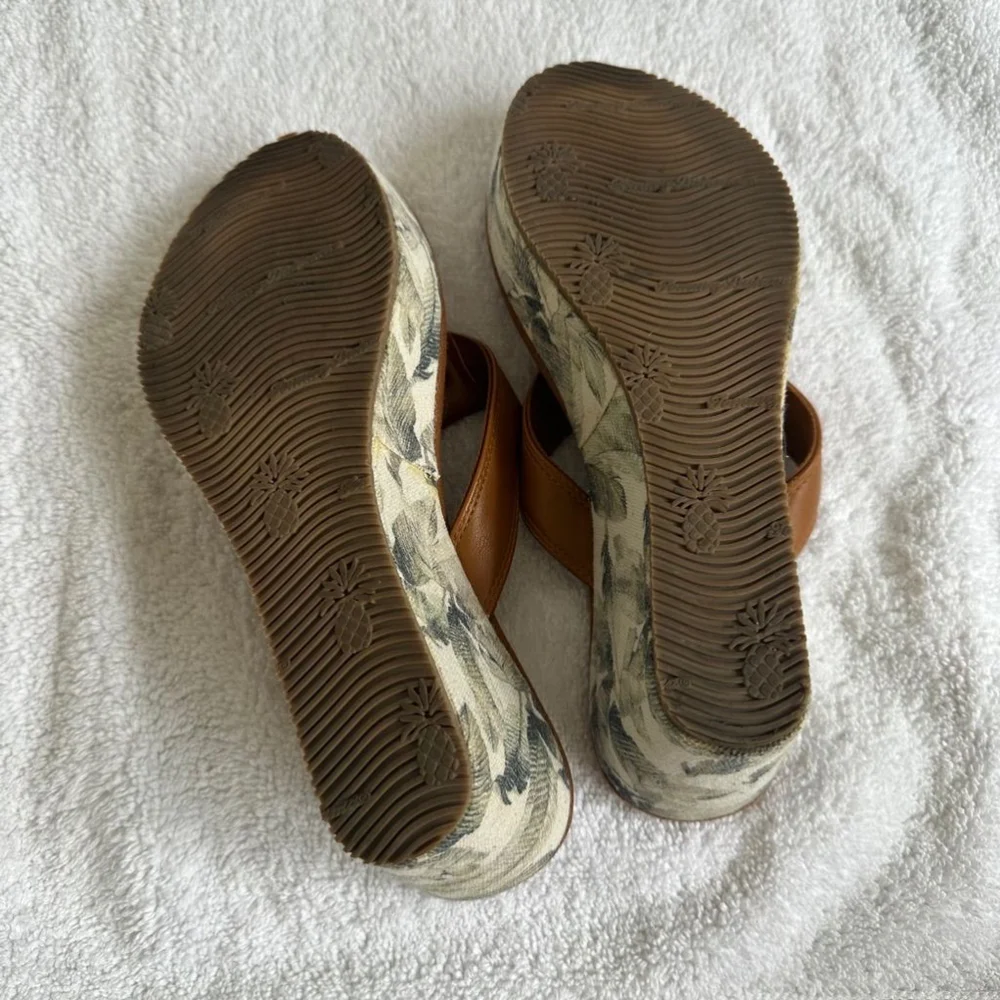 Tommy Bahama Brown Leather and Fabric Wedges Size 7